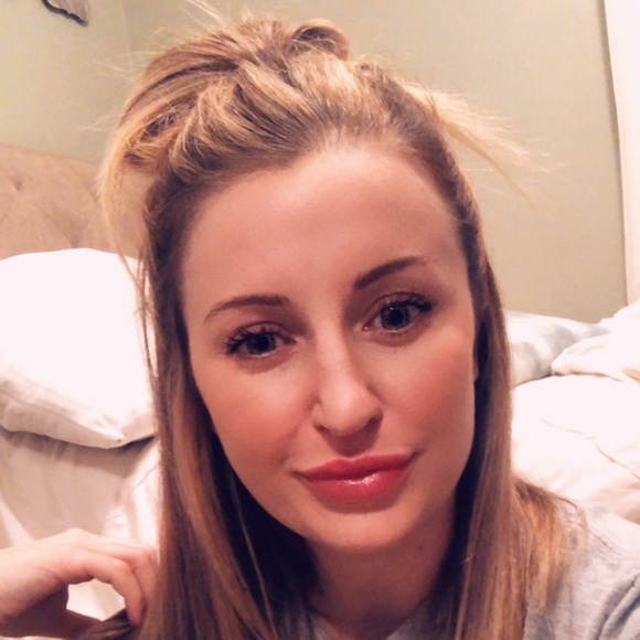 Meet your Posher, Michelle - Picture 2 of 6